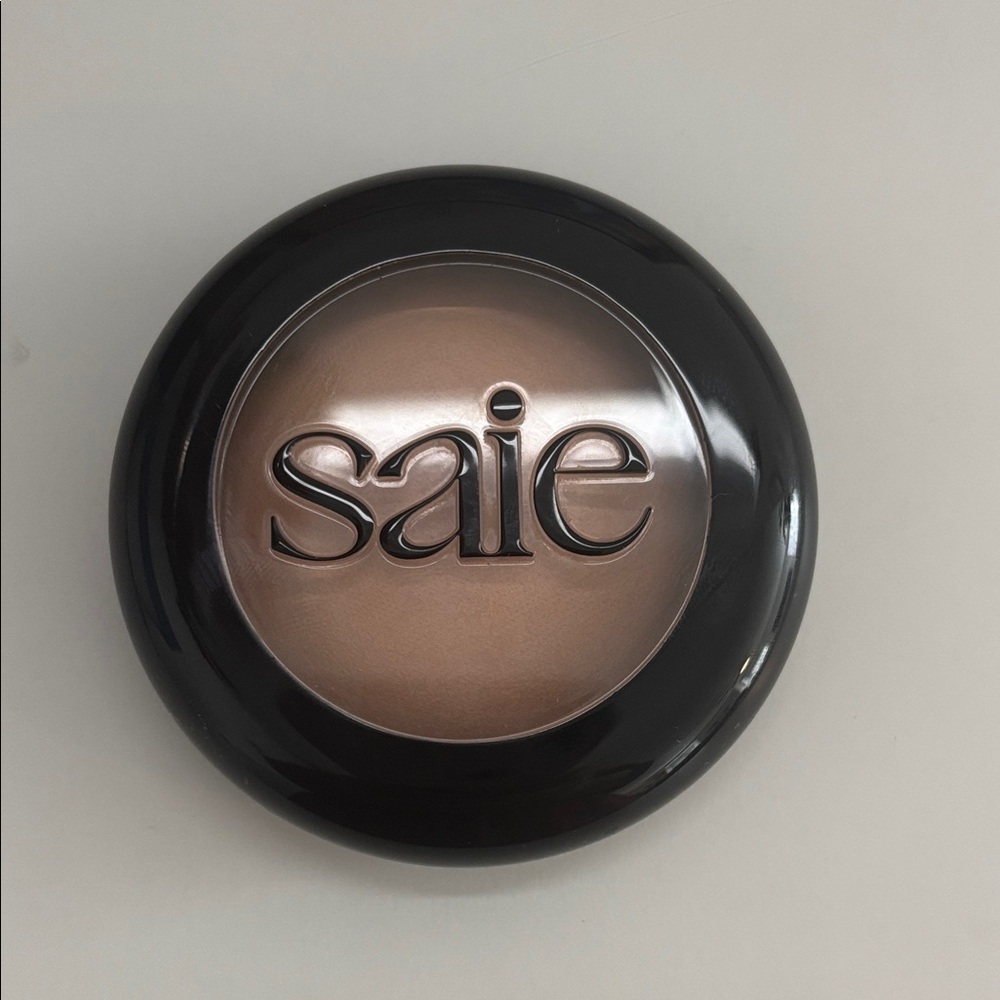 Saie Translucent Setting Powder. Shade 2.